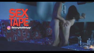 Msichana mzuri wa shule na mpenzi wake